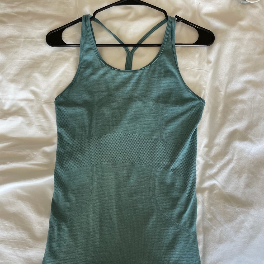 Lululemon tank